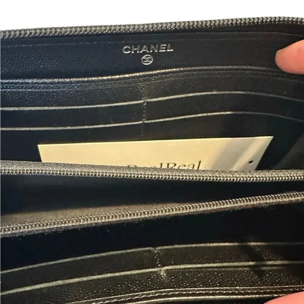 CHANEL Elegant Black Wallet